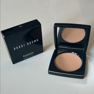 Bobbi Brown Bronzing Powder – Light – New Authentic
